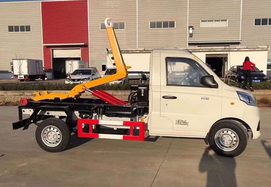 祥菱V勾臂垃圾車(chē)
