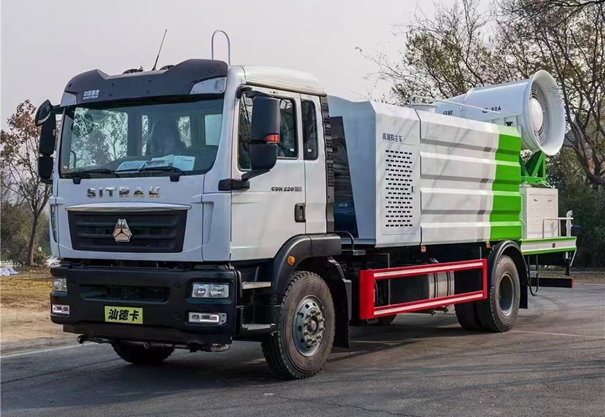 重汽汕德卡多功能抑塵車