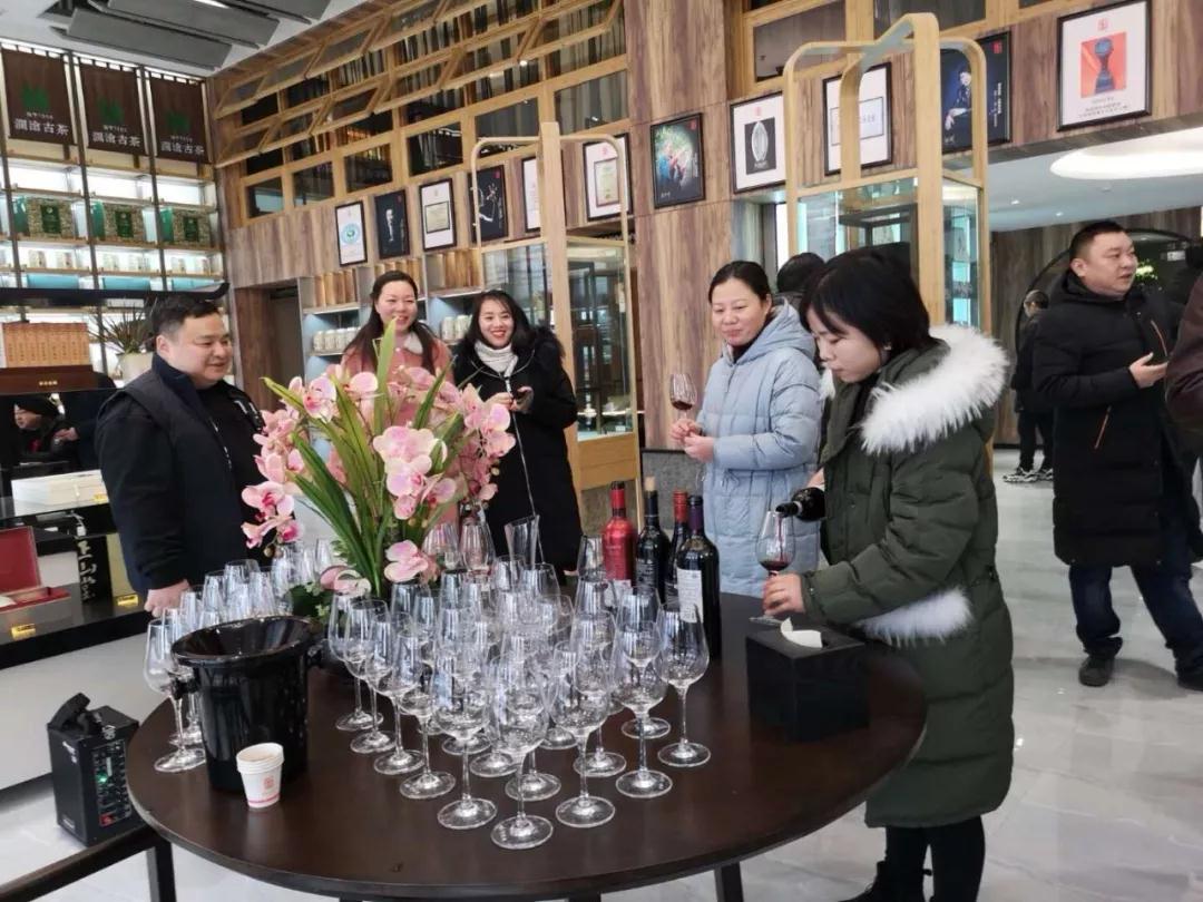 專題：程力匯隆重試營業(yè)，賓客盈門商賈名媛薈萃