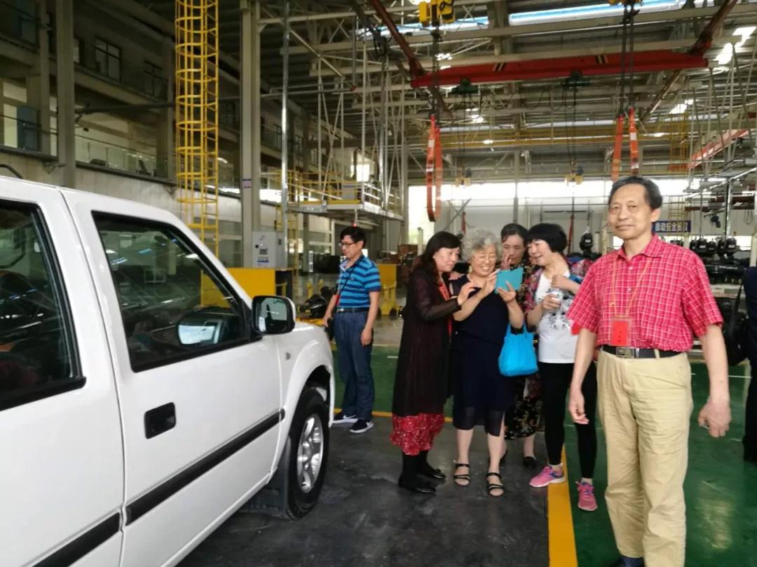 程力專汽公司生產(chǎn)經(jīng)濟(jì)工作綜合會(huì)相繼隆重召開(kāi)