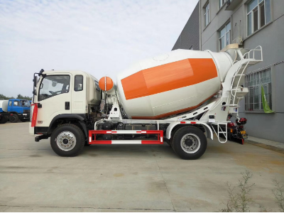 躍進(jìn)6方攪拌車(chē)