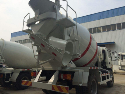 躍進(jìn)6方攪拌車(chē)