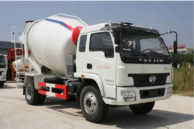 躍進(jìn)6方攪拌車(chē)