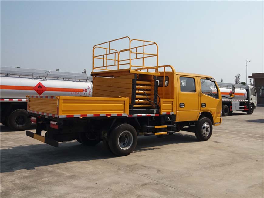 東風(fēng)8米、10米升降平臺車